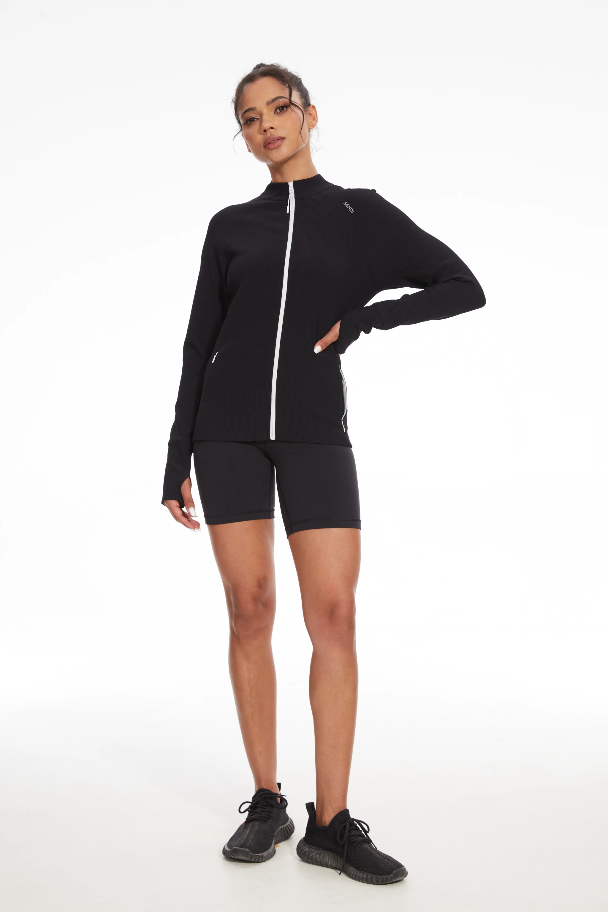 Custom Activewear Manufacturer Guide: Innovate & Thrive